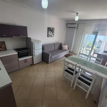 International Sea View * Sarandë