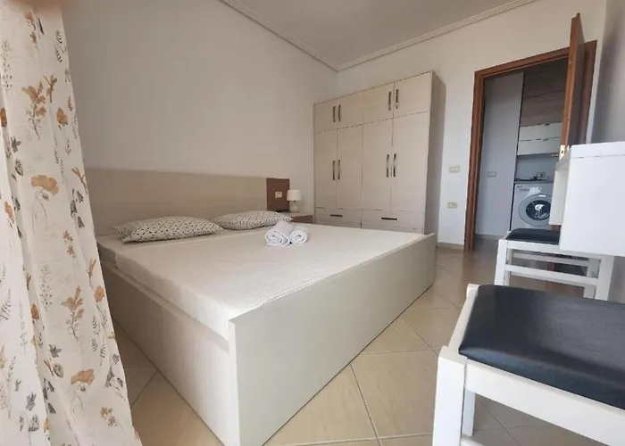 International Sea View * ساراندا